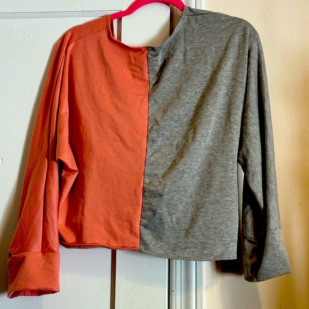 New Your & Company Petite Long Sleeve Twist Front Colorblocked Top Size: 3X